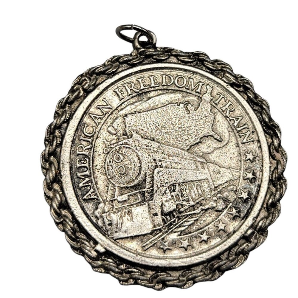 American Freedom Train 1776-1976 Bicentennial Journey Coin Keychain Silver Tone